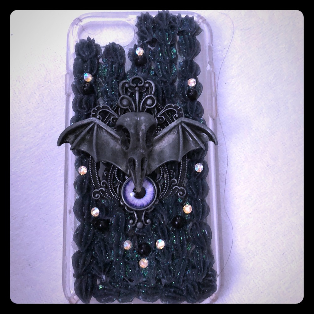 Black and purple decoden case